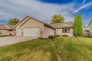 113 Timberwolf Ct, Mankato, MN 56001 - Photo 1