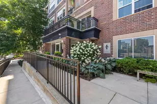 301 Oak Grove St, Minneapolis, MN 55403 - Photo 4