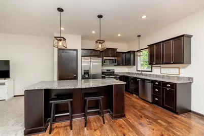 916 Forest Edge Drive, Jordan, MN 55352 - Photo 4