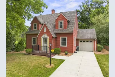 910 10th Street NW, Austin, MN 55912 - Photo 2