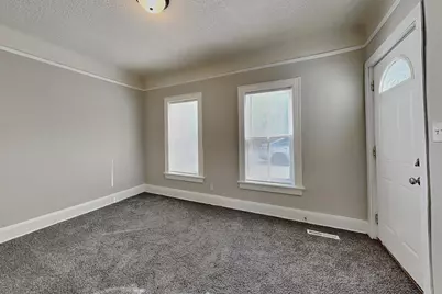 303 Curtice Street E, Saint Paul, MN 55107 - Photo 2