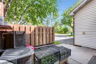 7026 19th St N, Oakdale, MN 55128 - Photo 6