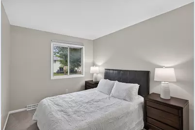 456 Dorland Court S, Maplewood, MN 55119 - Photo 10