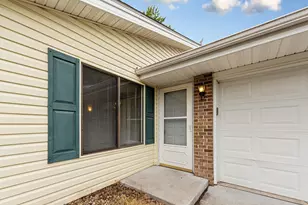 3831 Heather Dr, Eagan, MN 55122 - Photo 4