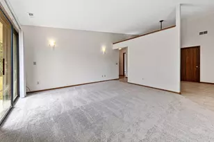 3831 Heather Dr, Eagan, MN 55122 - Photo 10