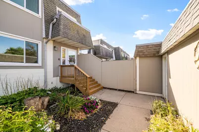10461 Dupont Road S, Bloomington, MN 55431 - Photo 32
