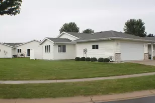 2110 McQuillan Ct SE, Rochester, MN 55904 - Photo 2