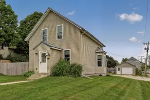 237 W 14th St, Saint Charles, MN 55972 - Photo 2