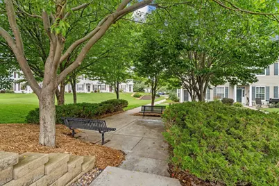 713 Cobblestone Way, Shakopee, MN 55379 - Photo 4
