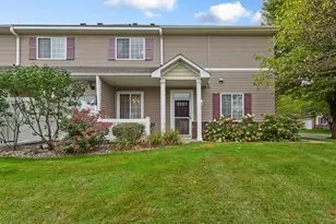 738 Maple Hills Dr, Maplewood, MN 55117 - Photo 2