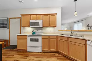 738 Maple Hills Dr, Maplewood, MN 55117 - Photo 14