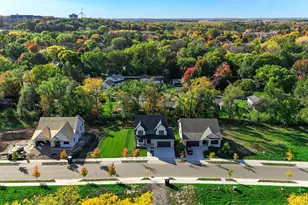 621 Kraewood Dr, Northfield, MN 55057 - Photo 2