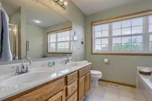 621 Village Pkwy, Circle Pines, MN 55014 - Photo 16