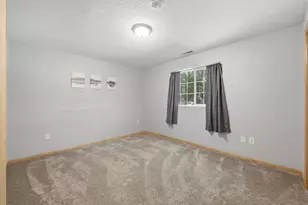 1617 Natures Ct, Saint Cloud, MN 56304 - Photo 16