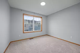 1686 Village Trail E, Maplewood, MN 55109 - Photo 20