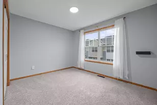 1686 Village Trail E, Maplewood, MN 55109 - Photo 18
