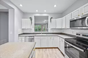 1686 Village Trail E, Maplewood, MN 55109 - Photo 6