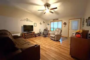 140 Orchard Manor Dr SE, Plainview, MN 55964 - Photo 6