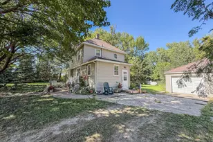 18413 60th St SW, Prinsburg, MN 56281 - Photo 10