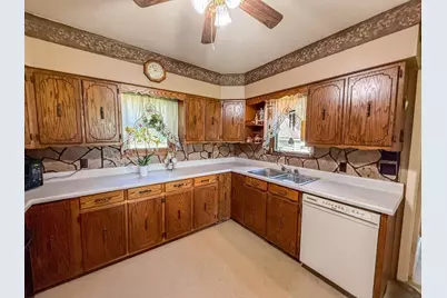 18413 60th Street SW, Prinsburg, MN 56281 - Photo 16