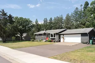 113 N Hawthorn St, Royalton, MN 56373 - Photo 2