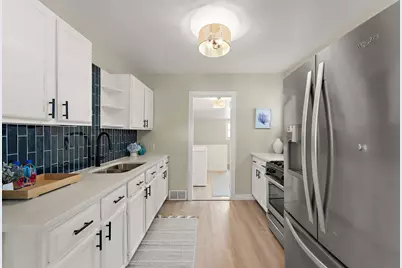 244 Dale Street E, South Saint Paul, MN 55075 - Photo 2
