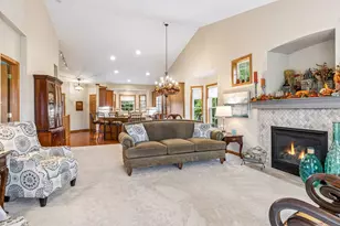 516 Holly Ln N, Oakdale, MN 55128 - Photo 8