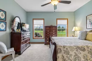 516 Holly Ln N, Oakdale, MN 55128 - Photo 22