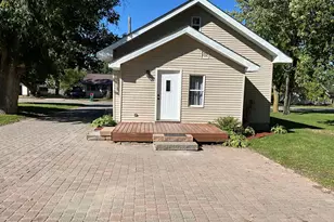 216 6th St NE, Long Prairie, MN 56347 - Photo 2