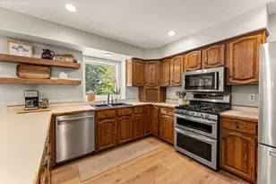 940 Trail Ct, Eagan, MN 55123 - Photo 12