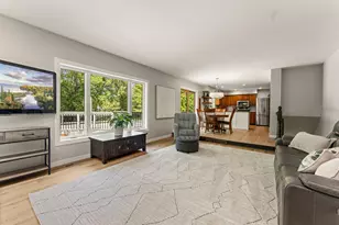 940 Trail Ct, Eagan, MN 55123 - Photo 6