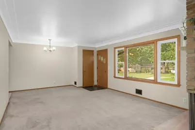 3829 Oak Street N, Brooklyn Center, MN 55429 - Photo 8