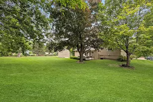 10500 39th Ave N, Plymouth, MN 55441 - Photo 32