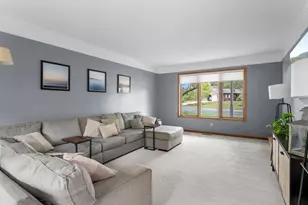 7640 Bowman Ct, Inver Grove Heights, MN 55076 - Photo 8