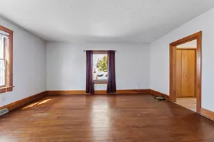 318 E Grove St, Caledonia, MN 55921 - Photo 4