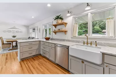 15803 Holdridge Road E, Wayzata, MN 55391 - Photo 2