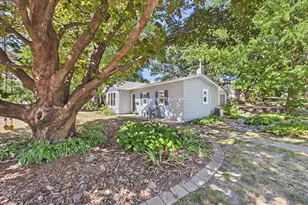 2379 Roselawn Ave W, Lauderdale, MN 55113 - Photo 2