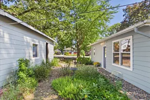 2379 Roselawn Ave W, Lauderdale, MN 55113 - Photo 32