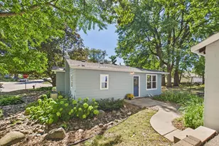 2379 Roselawn Ave W, Lauderdale, MN 55113 - Photo 4