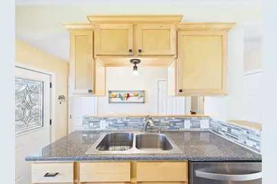 2379 Roselawn Avenue W, Lauderdale, MN 55113 - Photo 16