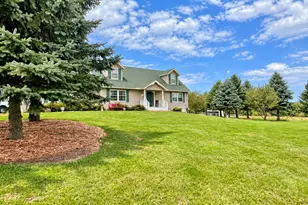 927 40th St, Clayton, WI 54004 - Photo 2
