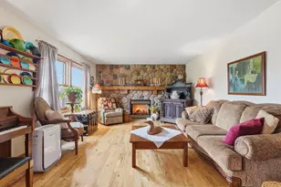 927 40th St, Clayton, WI 54004 - Photo 6