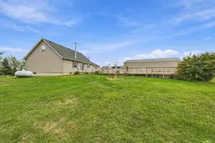927 40th St, Clayton, WI 54004 - Photo 4