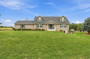 927 40th St, Clayton, WI 54004 - Photo 2