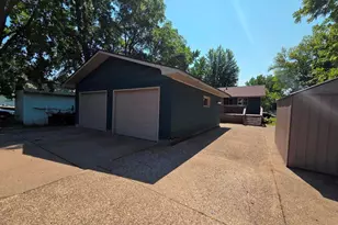 645 W 3rd St, Rush City, MN 55069 - Photo 30
