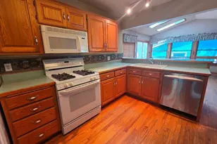 645 W 3rd St, Rush City, MN 55069 - Photo 8