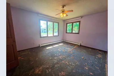 645 W 3rd Street, Rush City, MN 55069 - Photo 10