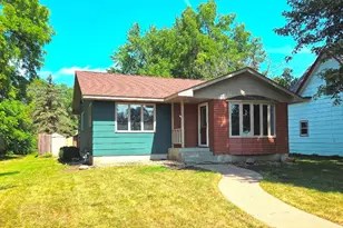 645 W 3rd St, Rush City, MN 55069 - Photo 1