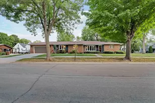 611 E Sheridan Ave, Montevideo, MN 56265 - Photo 1