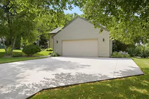 15809 Nursery Dr, Minnetonka, MN 55345 - Photo 42